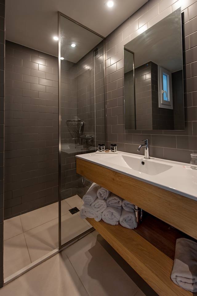 Hotel Amaronda Resort _ Spa bathroom.jpeg
