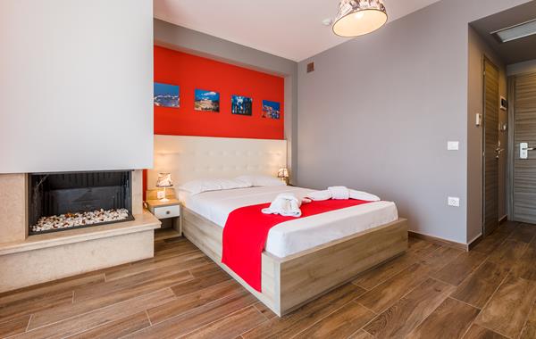 Lagaria Hotel and Suites - bračni krevet iz drugog ogla.jpg
