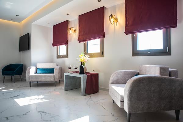 Lagaria Hotel and Suites - lobi.jpg