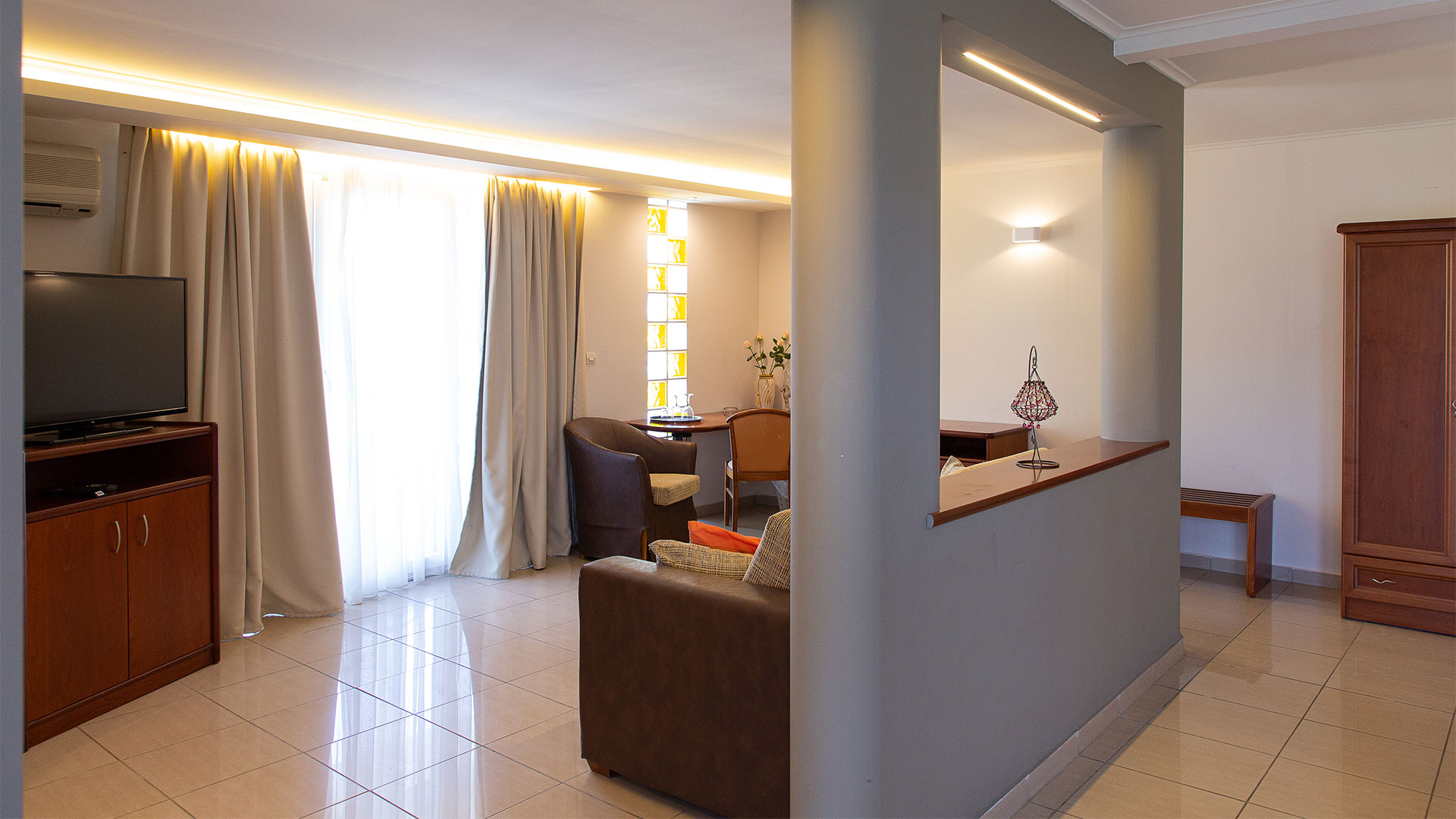 Hotel Anais superior suite 1.jpg