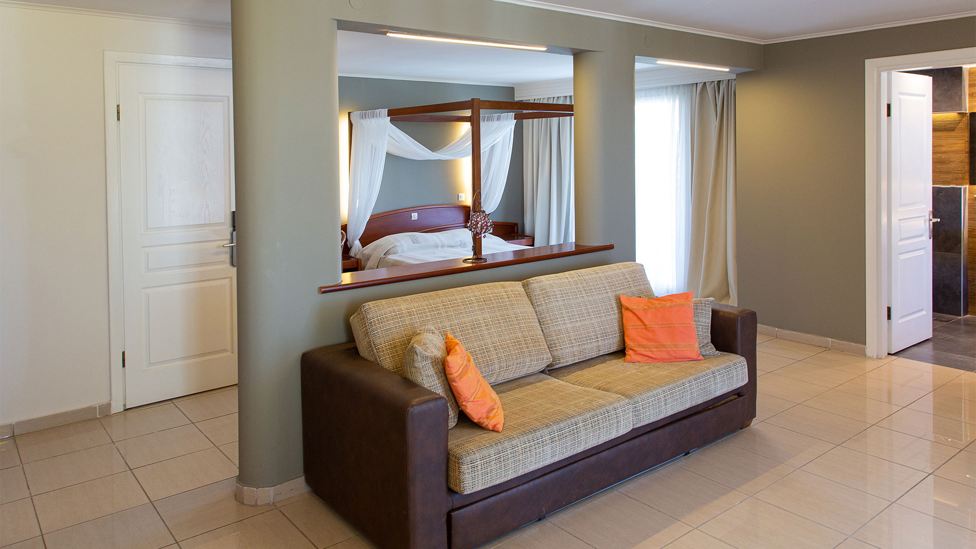 Hotel Anais superior suite 2.jpg