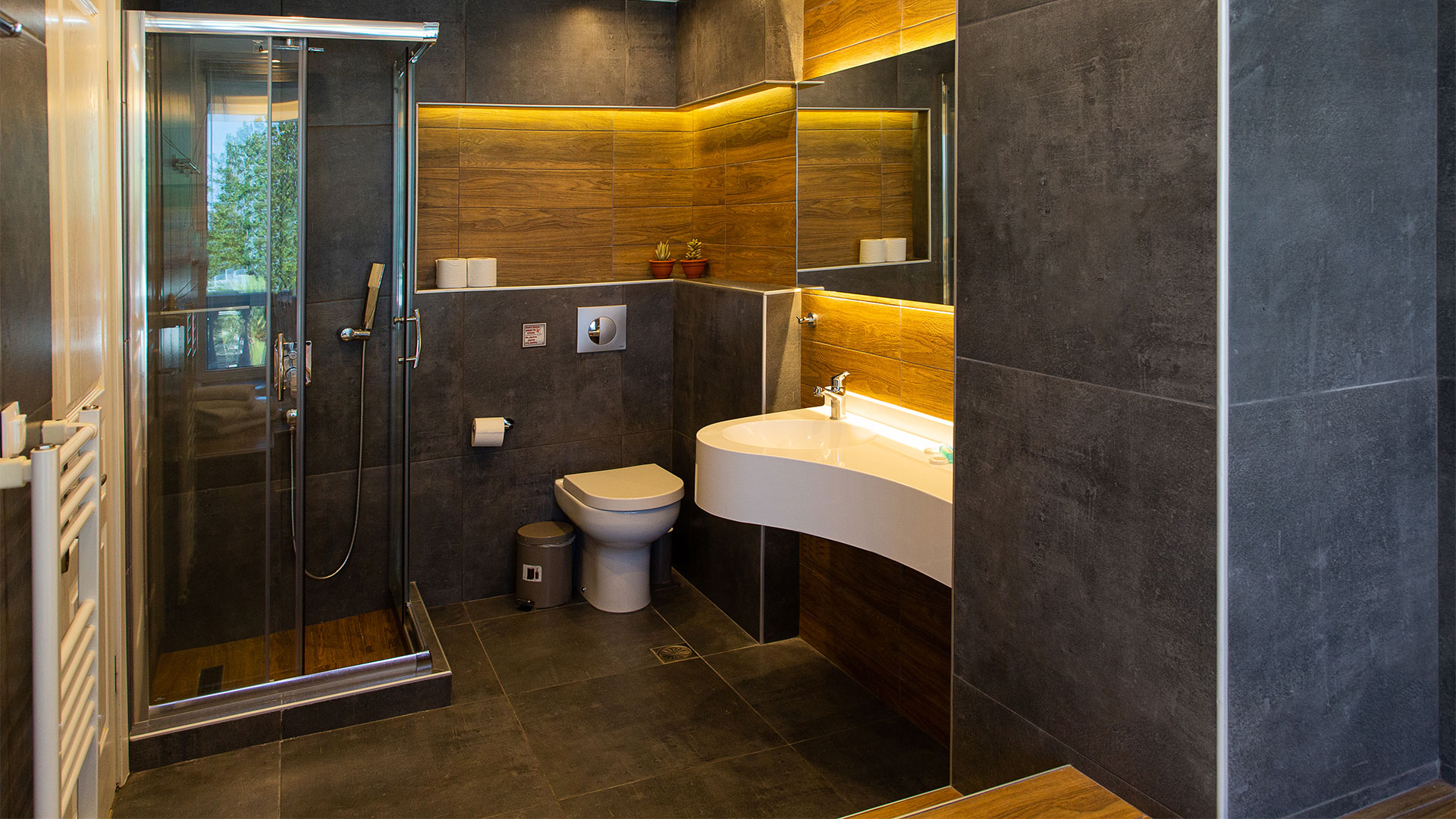 Hotel Anais superior suite bathroom.jpg