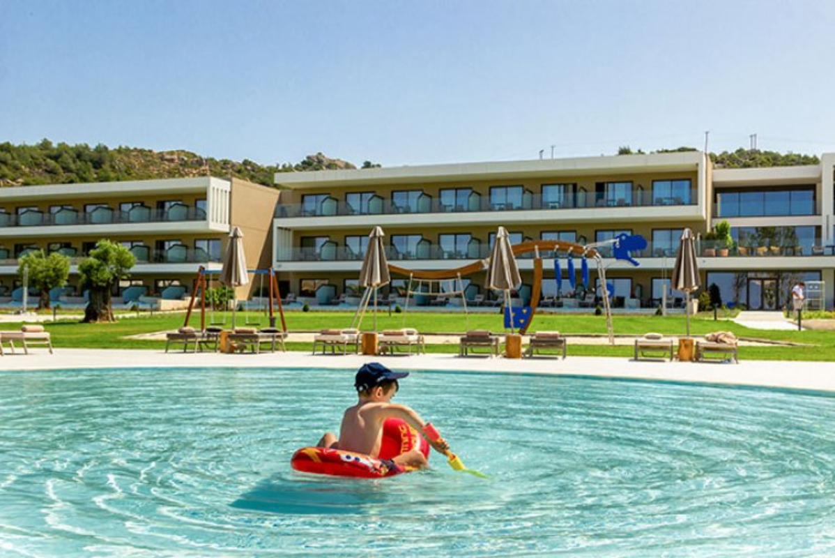 Ammoa Luxury Hotel & Spa dečiji bazen.jpg