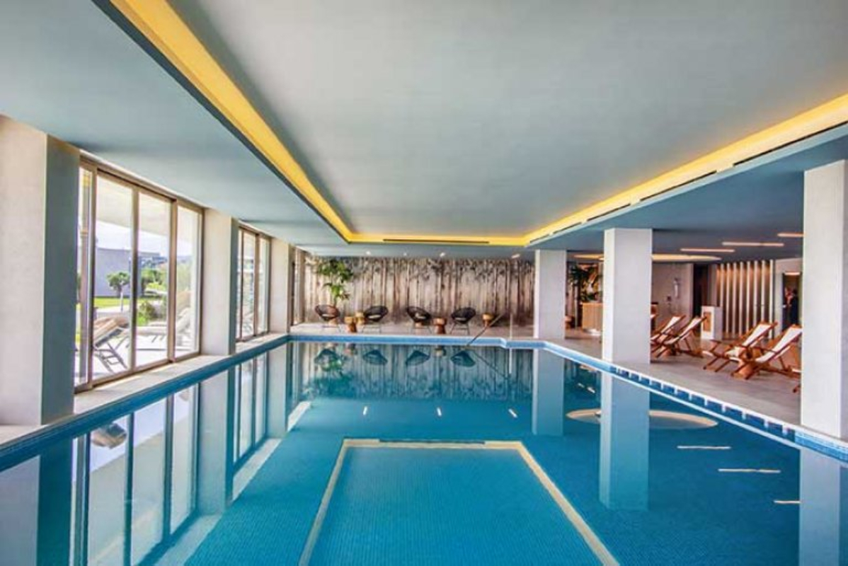 Ammoa Luxury Hotel & Spa izgled unutrašnjeg bazena.jpg