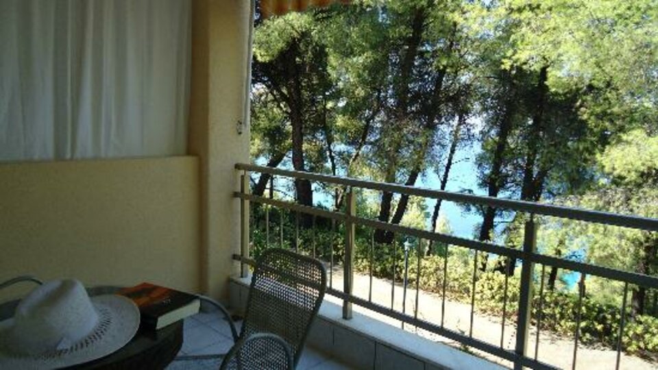 Dryades Hotel - Pogled na more sa balkona.jpg
