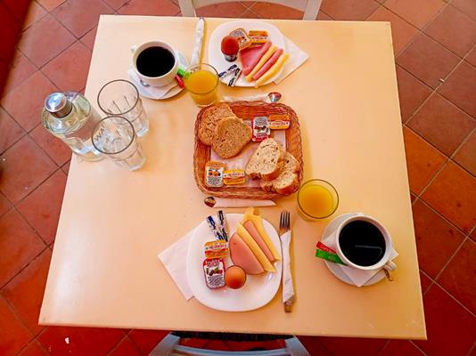 Elinnas Hotel - doručak.jpg