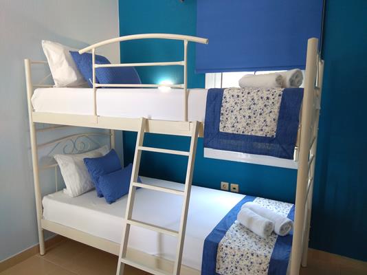Elinnas Hotel - kreveti na sprat.jpg